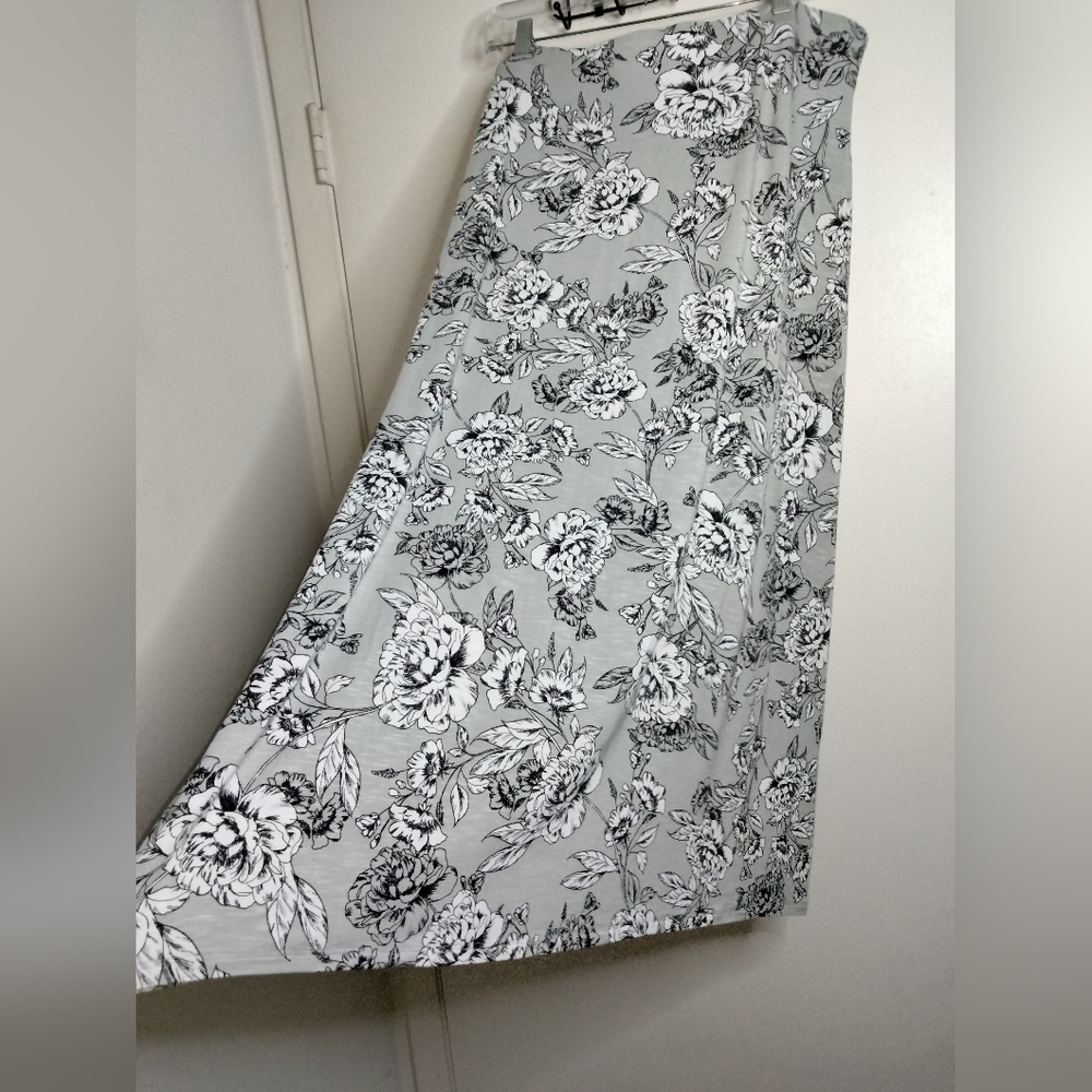 J. Jill (Size L) Gray Multicolor Floral Stretch Pull-on Midi/Maxi Skirt - Picture 5 of 8